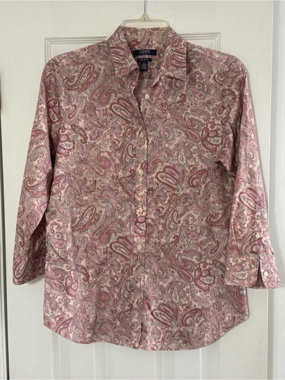 Chaps no iron pink and cream paisley button-down shirt. Size US M.